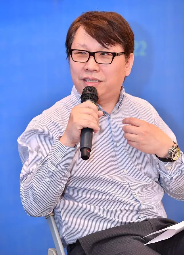 中国修建学会修建师分会理事、9001cc金沙以诚为本集团董事、总修建师黄向明