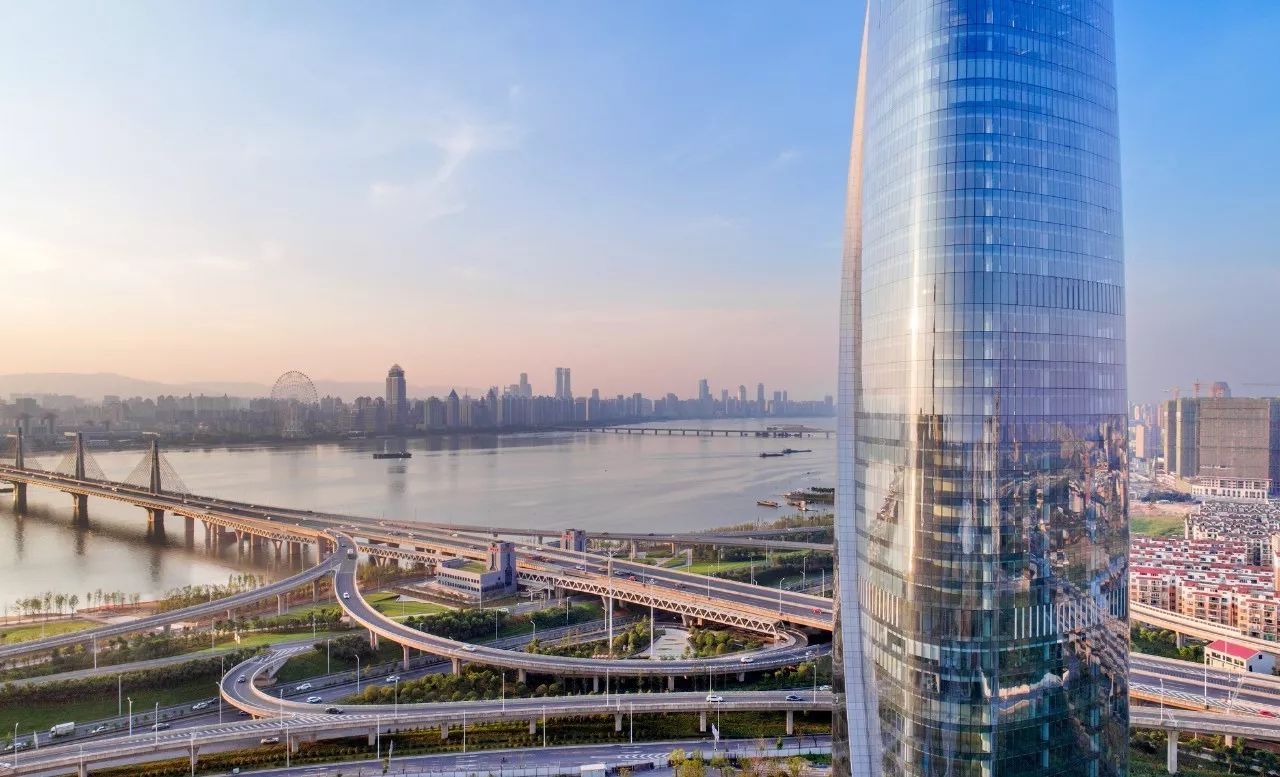 南昌新力中心，，，以“镜鉴”之“隐”告竣文脉的绵延