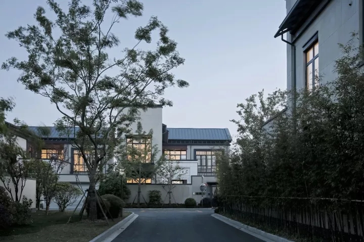 内侧修建单体的院落普遍安顿于修建和蹊径之间以；；；に矫苄