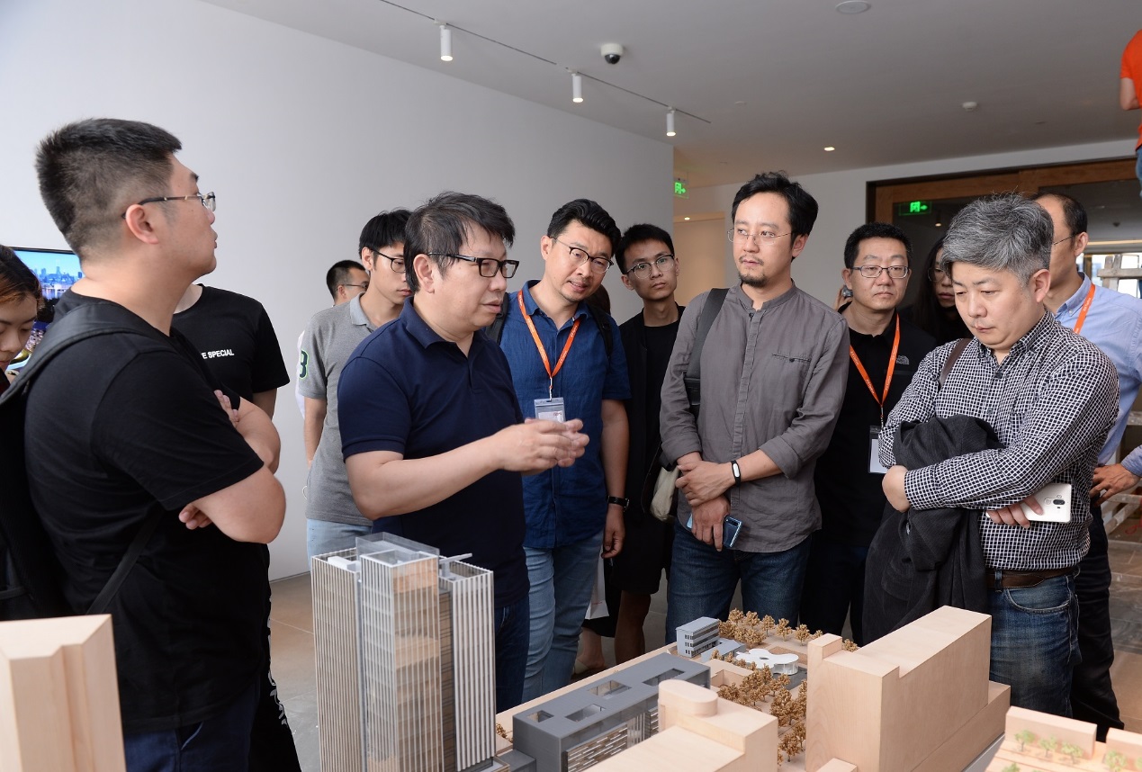 来访联合结业设计高校师生旅行9001cc金沙以诚为本办公空间